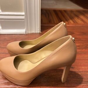 MICHAEL Michael Kors Tan Heels- very gently used.